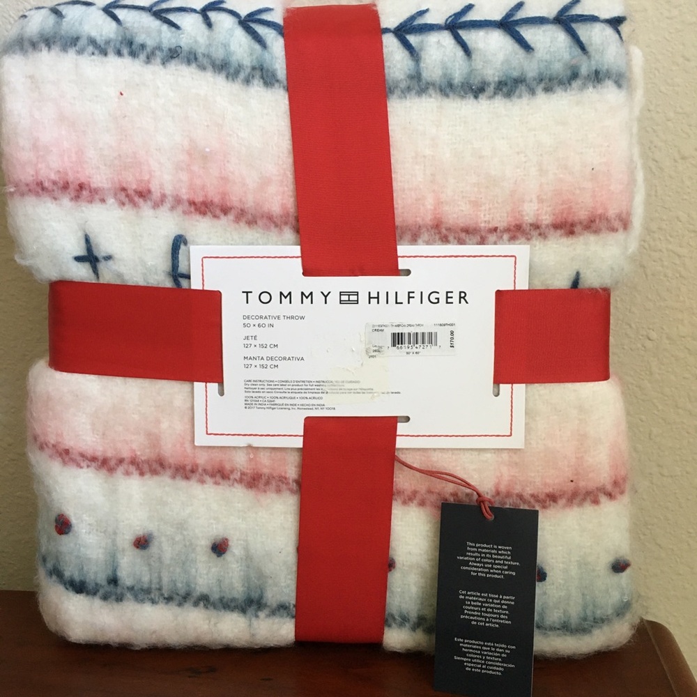 Tommy Hilfiger white/red/blue Aztec pattern throw
